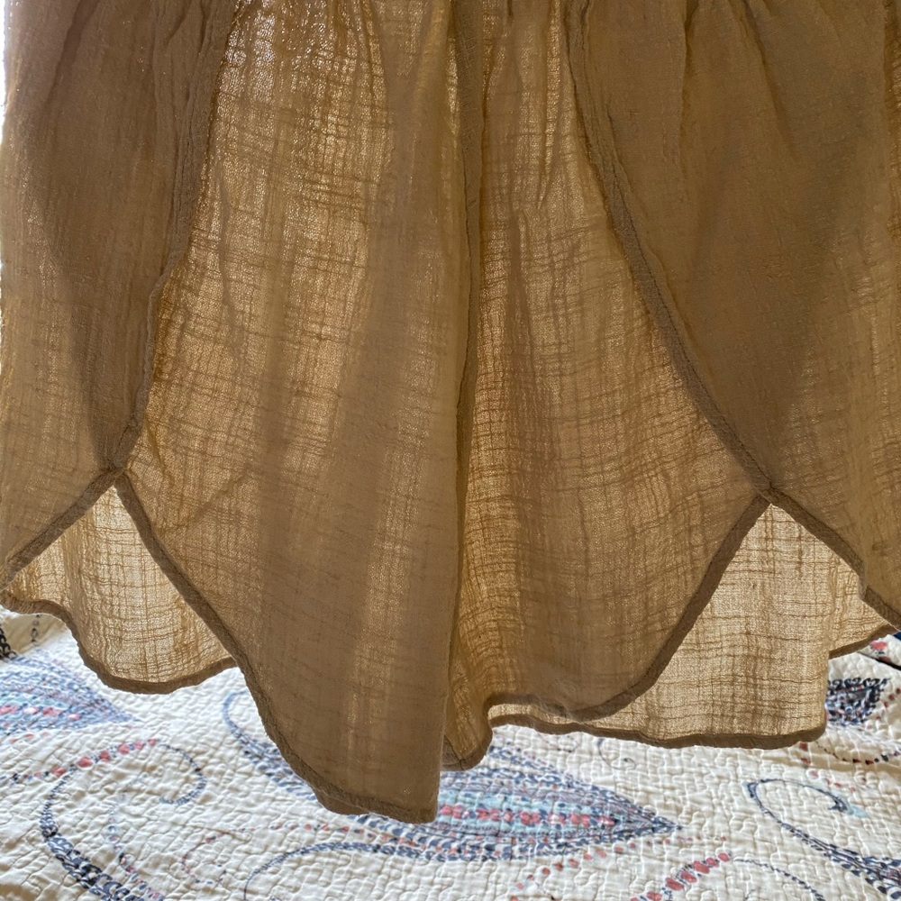 Opia Byron Bay linen shorts. Size L. Tan